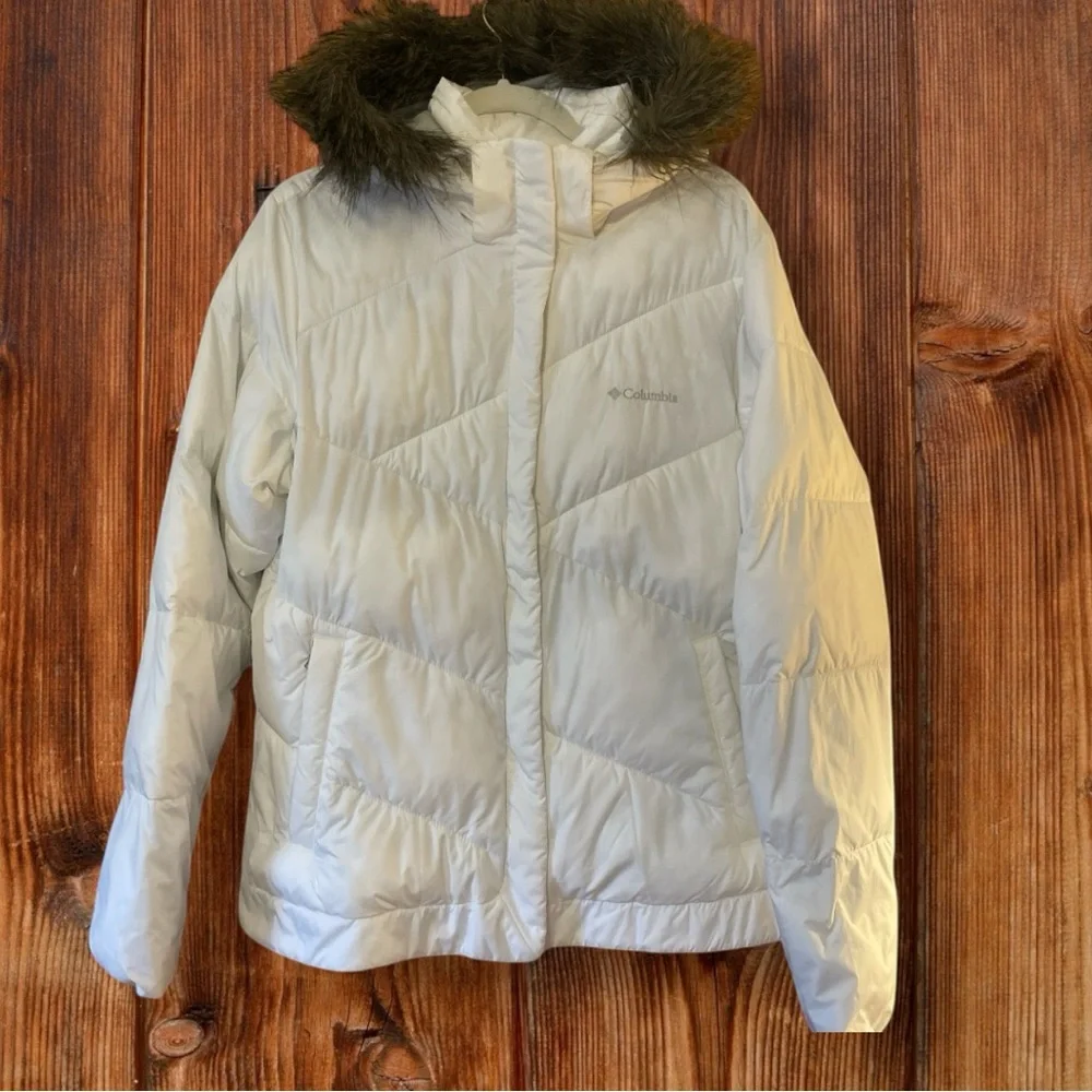 Columbia Women's Sportswear Co Quilted Jacket with Fur Trim Hood XL White - Picture 1 of 16